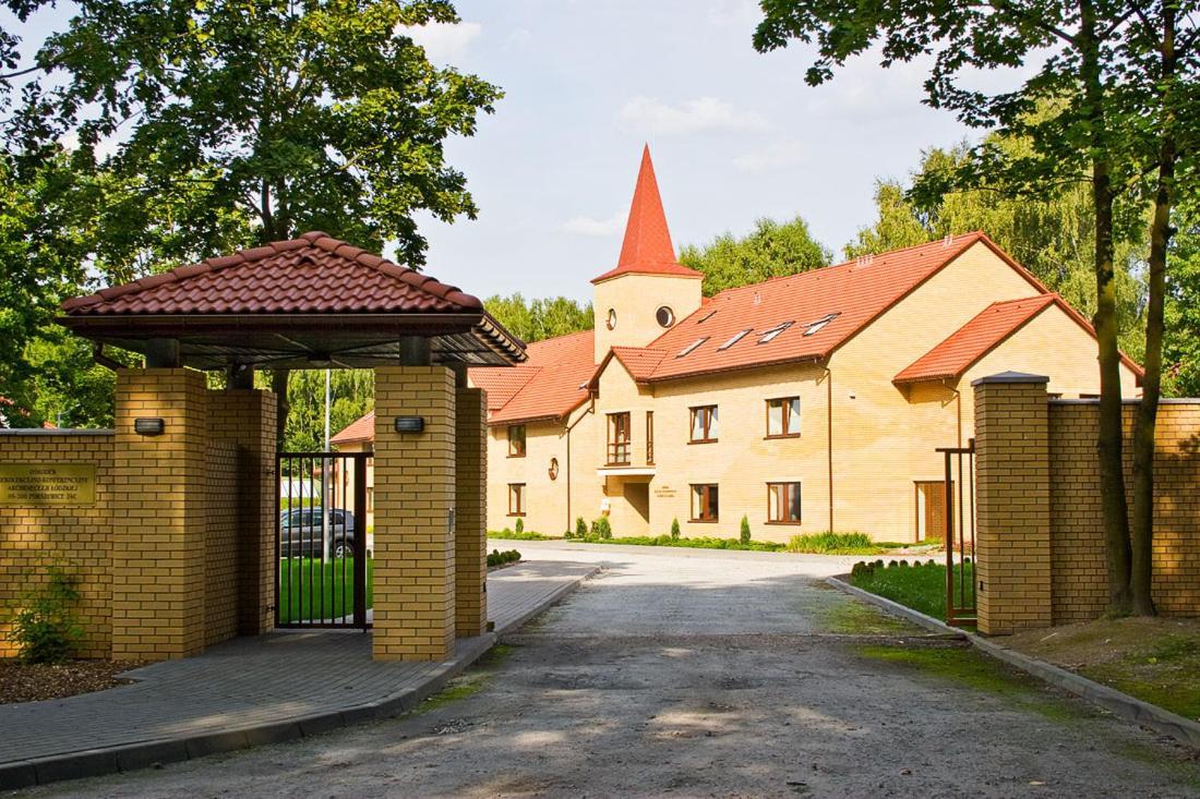Hotel Uroczysko Porszewice - Osrodek Konferencyjno-Rekolekcyjny Pabianice Exterior foto