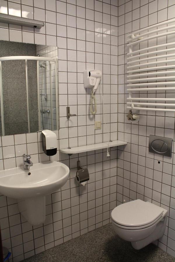 Hotel Uroczysko Porszewice - Osrodek Konferencyjno-Rekolekcyjny Pabianice Exterior foto